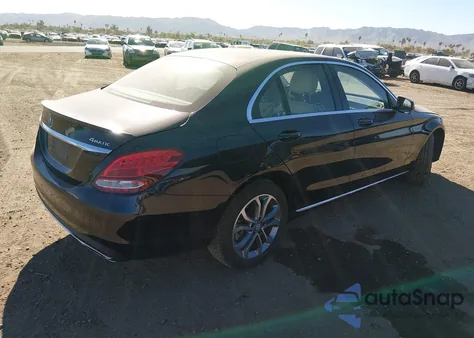 2016 Mercedes-Benz C 300 4Matic из США, поврежденный, VIN 55SWF4KB8GU143383